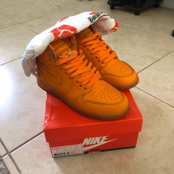 I only wear them once like new